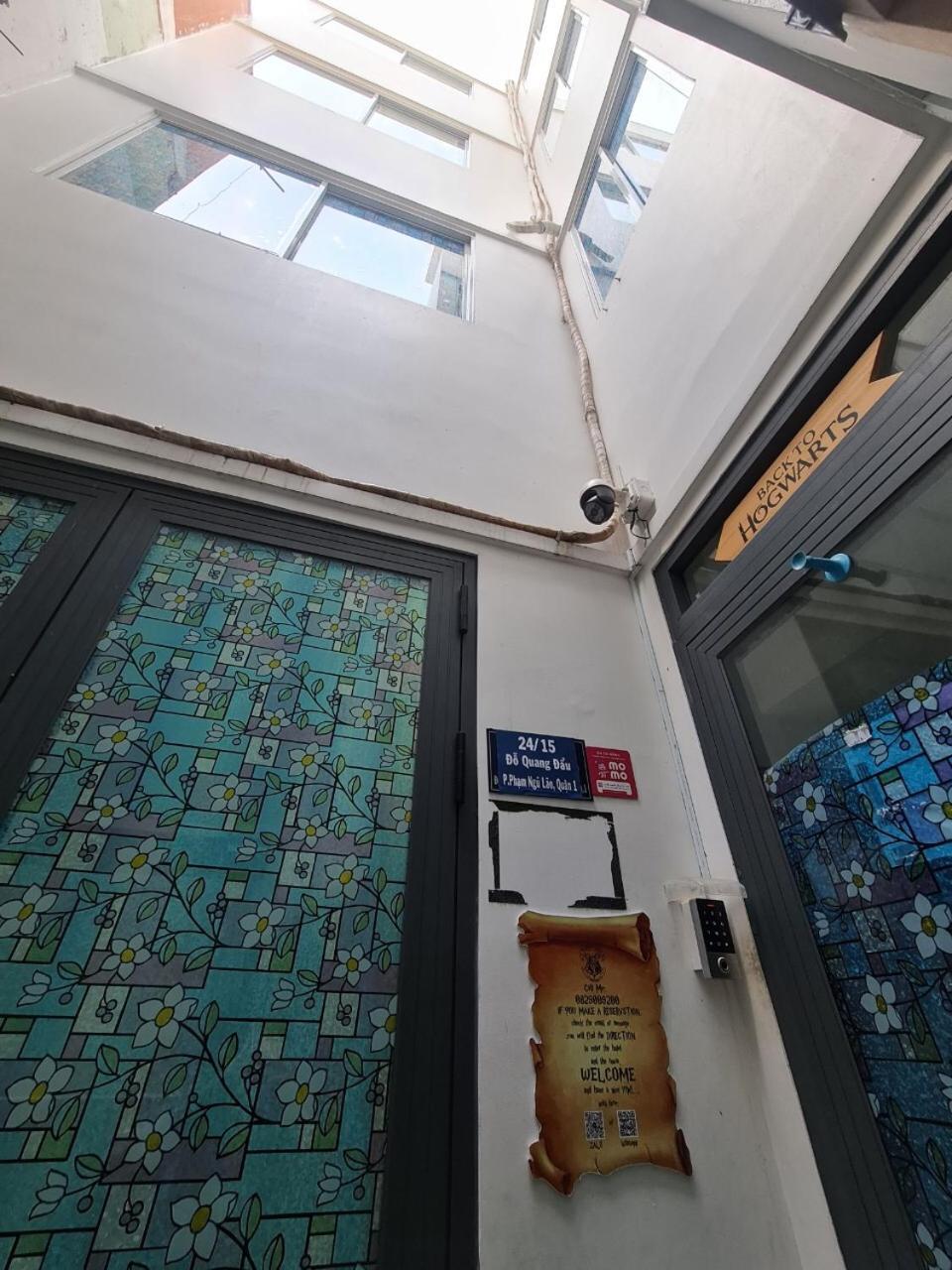 Aparthotel The Hidden Hogwarts - Nearly Bui Vien Walking Street Ho Chi Minh Zewnętrze zdjęcie